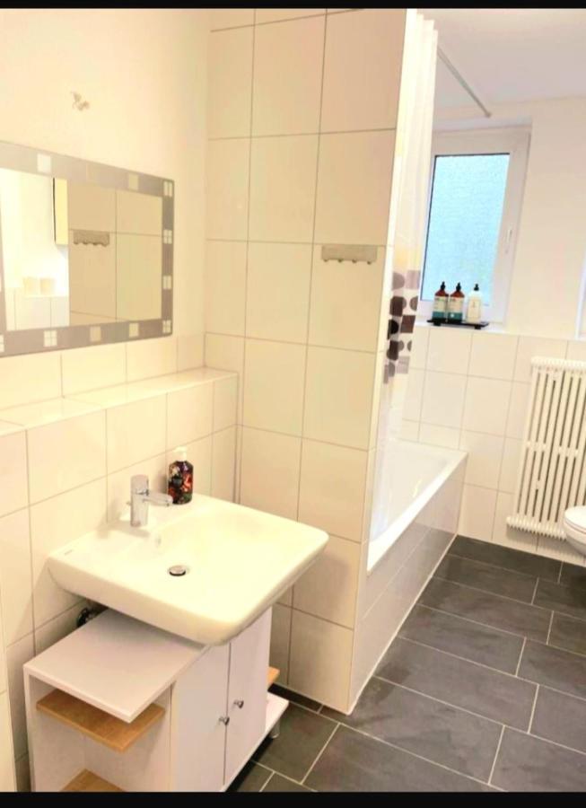 City Apartment Duisburg 2#Netflix &Wlan &Kingsize Bett & Kaffee Maschine & Central & 500M Innenhafen & 2 Min U Bahn Zewnętrze zdjęcie