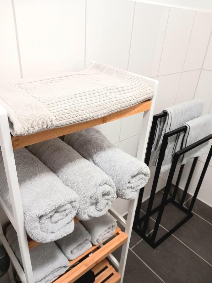 City Apartment Duisburg 2#Netflix &Wlan &Kingsize Bett & Kaffee Maschine & Central & 500M Innenhafen & 2 Min U Bahn Zewnętrze zdjęcie