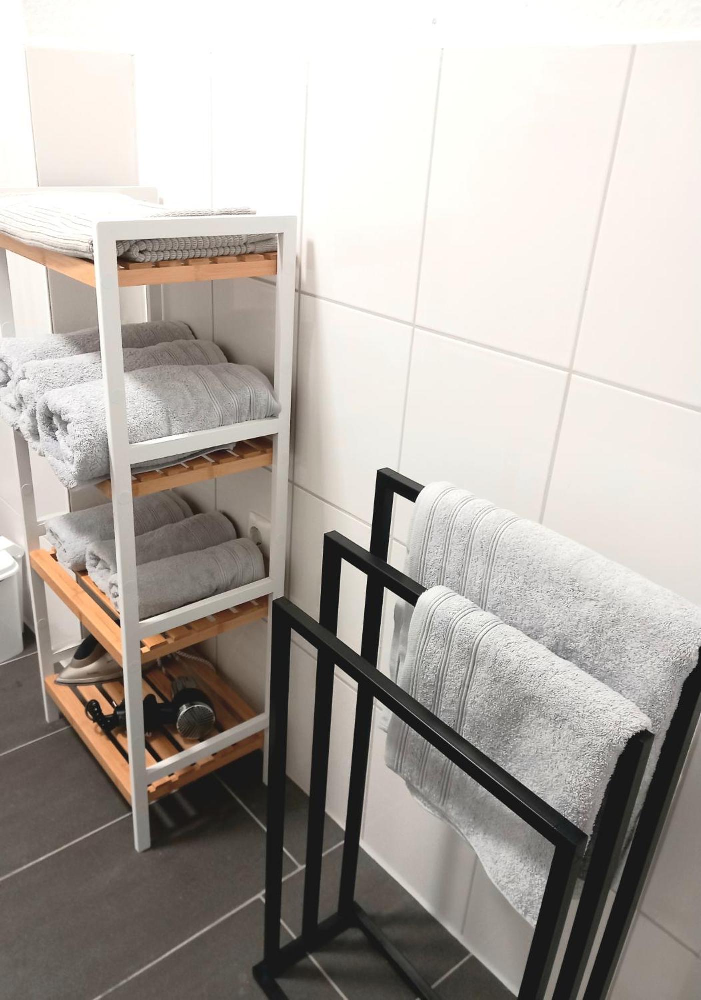City Apartment Duisburg 2#Netflix &Wlan &Kingsize Bett & Kaffee Maschine & Central & 500M Innenhafen & 2 Min U Bahn Zewnętrze zdjęcie