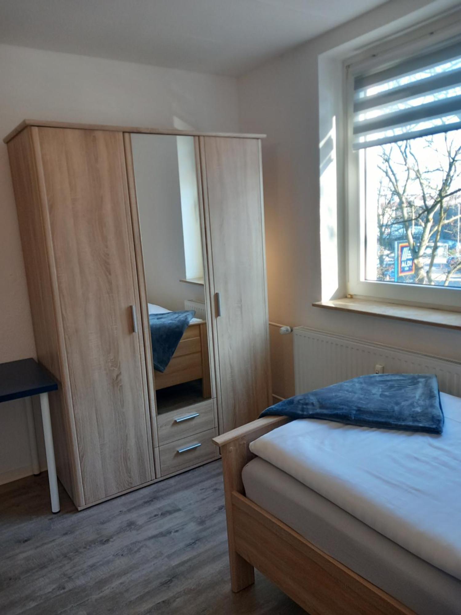 City Apartment Duisburg 2#Netflix &Wlan &Kingsize Bett & Kaffee Maschine & Central & 500M Innenhafen & 2 Min U Bahn Zewnętrze zdjęcie